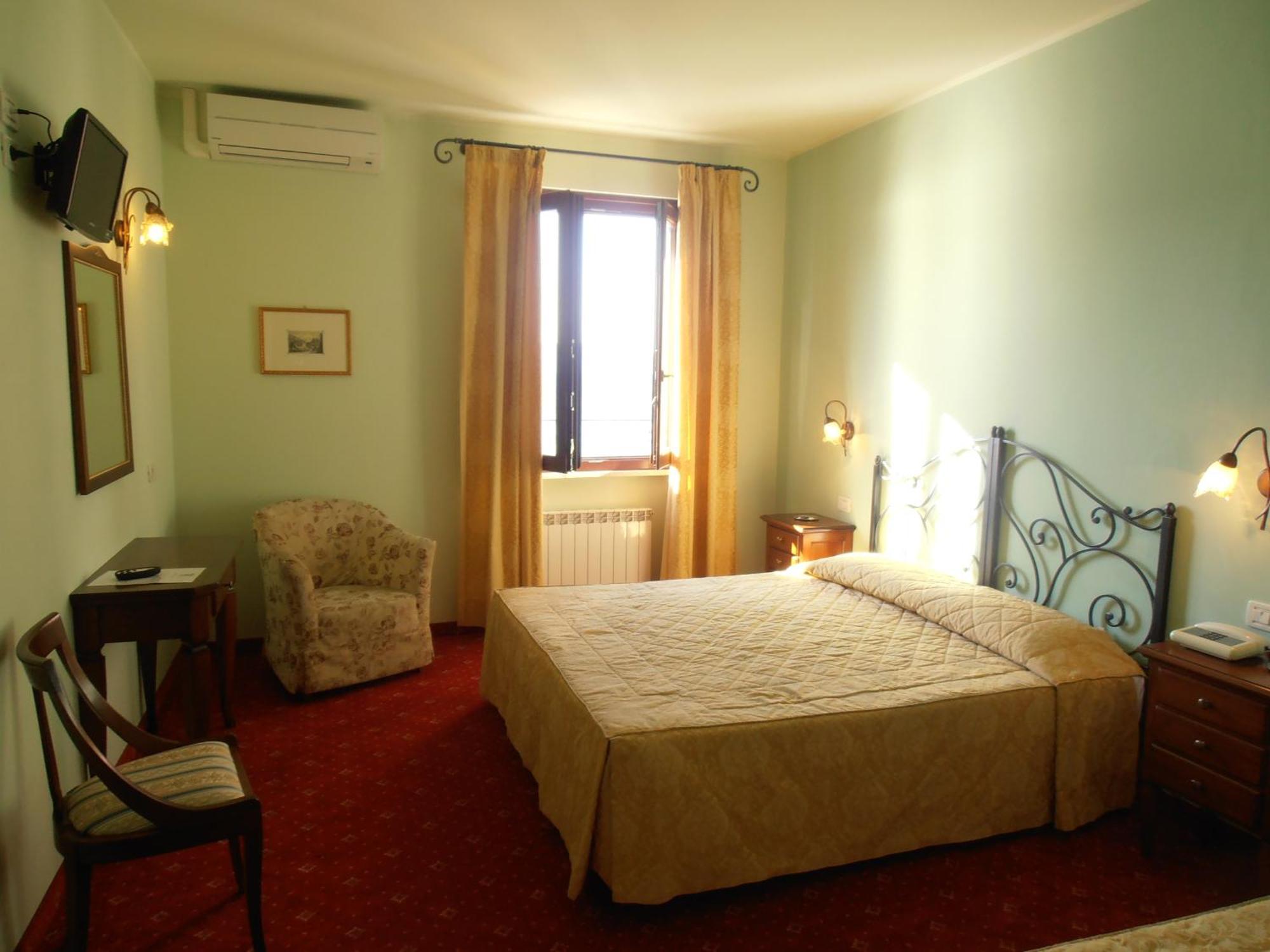 Hotel Garnì Bartabel Gargnano Esterno foto